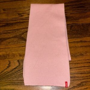 Levi’s- Pink Winter Scarf